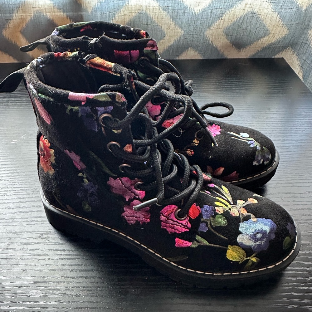 Steve Madden Black Floral Bettyy Boots Little girls size 13